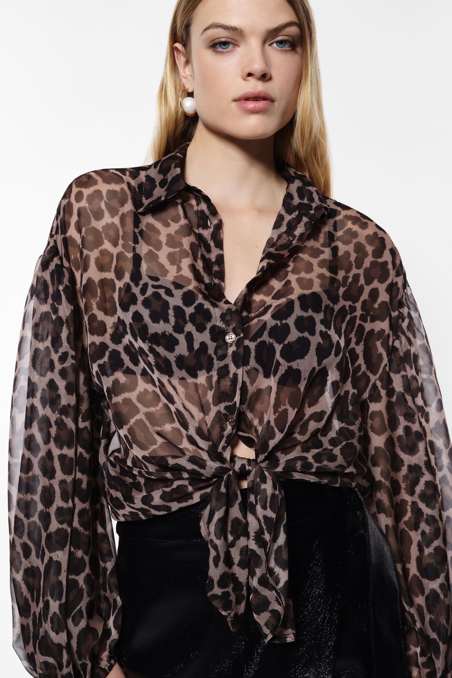 CAMICIA STAMPA ANIMALIER E NODO CAMMELLO/MORO IMPERIAL.