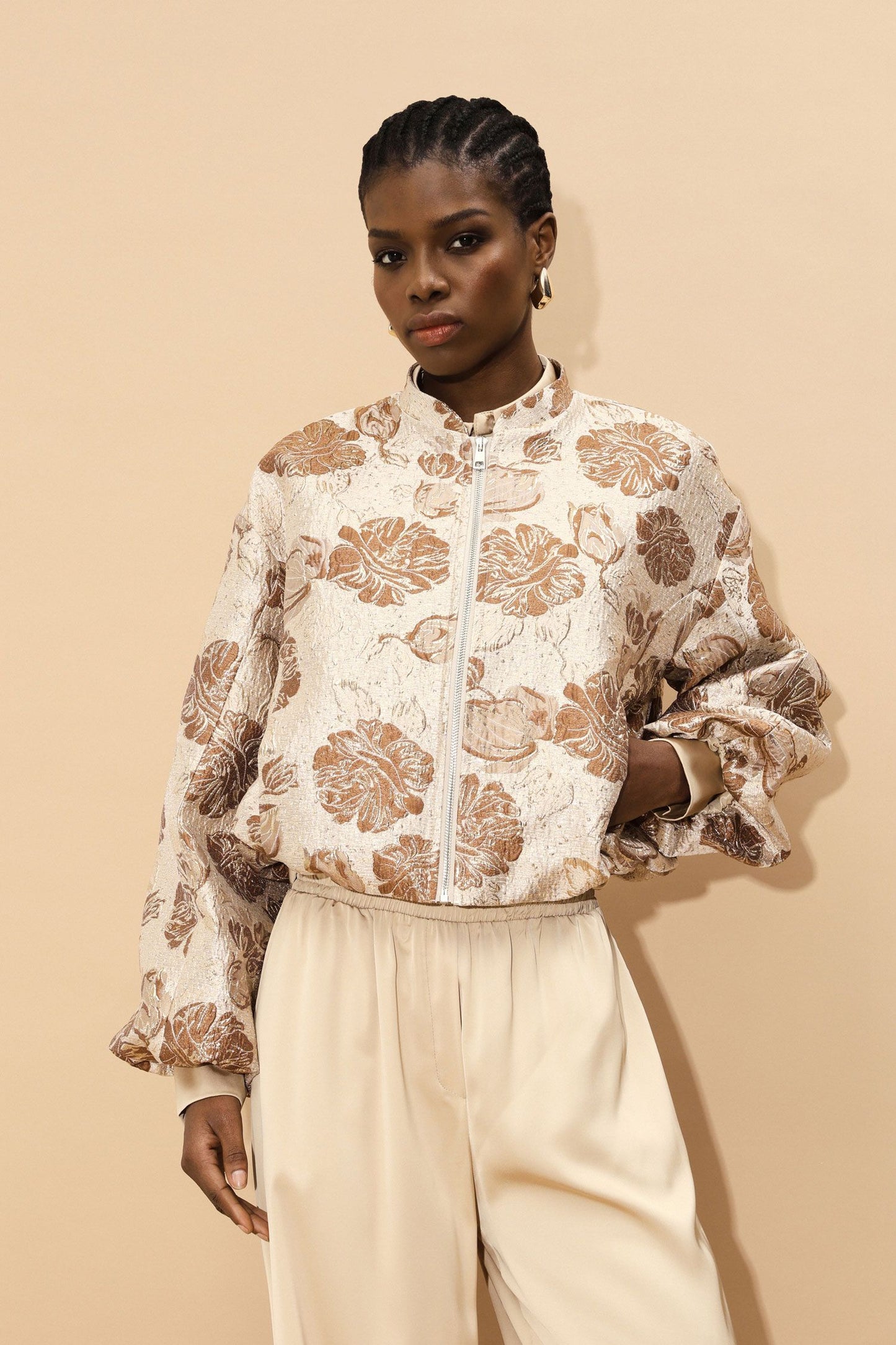 GIUBBOTTO BOMBER CON RICAMO FLOREALE BEIGE IMPERIAL.