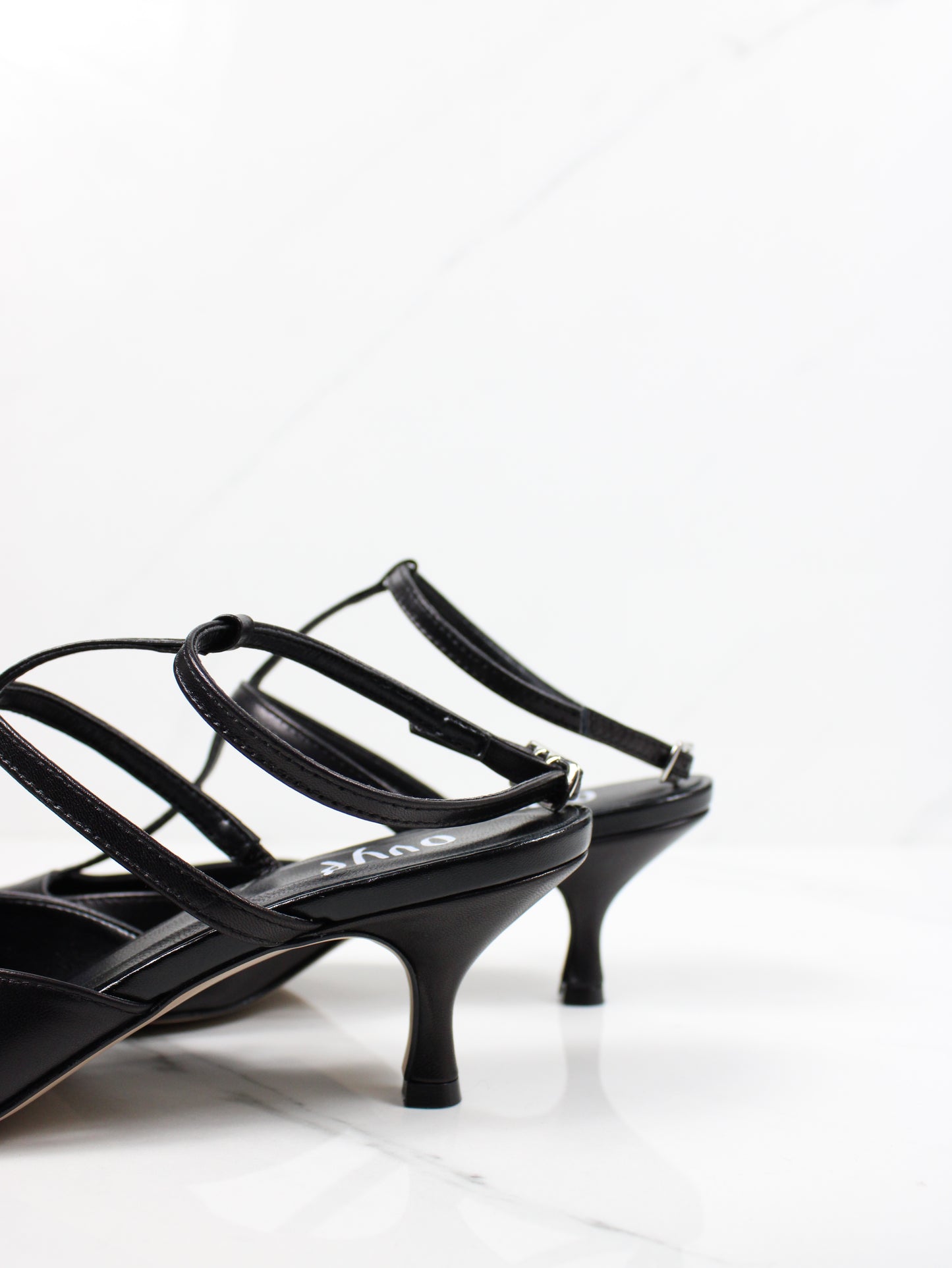 DECOLLETE OVYE NCAMALIANAP OVYE