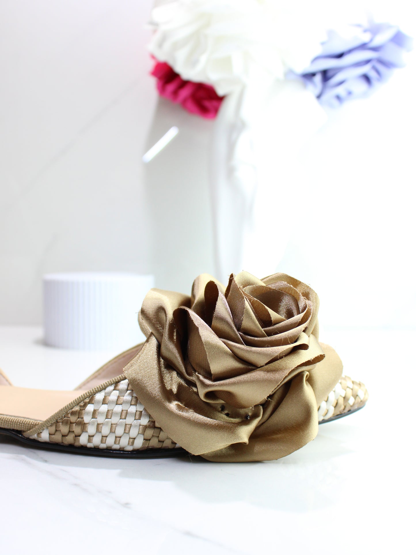 SLINGBACK IN RAFIA CON FIORE OVYE
