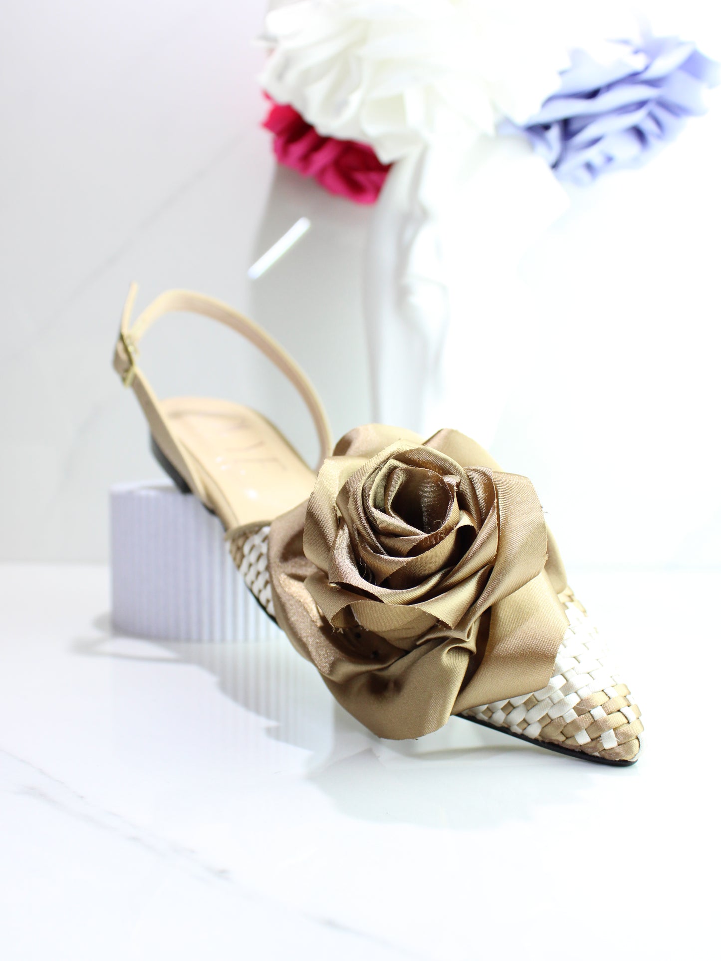 SLINGBACK IN RAFIA CON FIORE OVYE