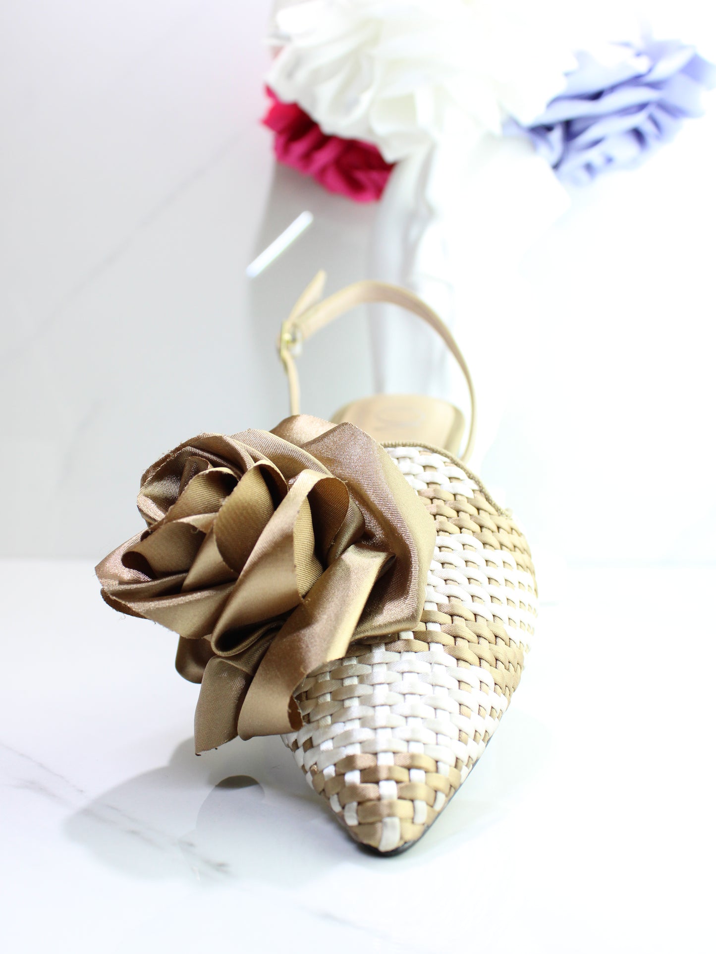 SLINGBACK IN RAFIA CON FIORE OVYE