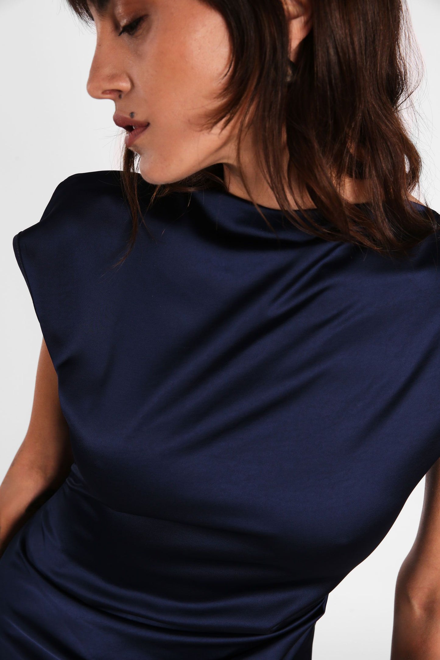 Abito midi monocolour con maniche corte e arricciatura IMPERIAL