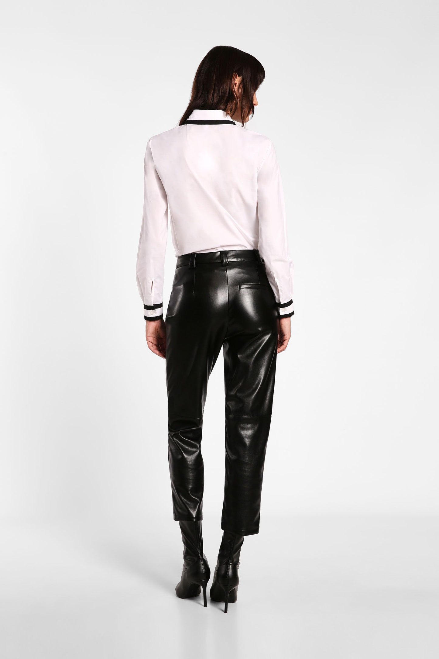 Pantaloni straight cropped in similpelle con vita alta IMPERIAL