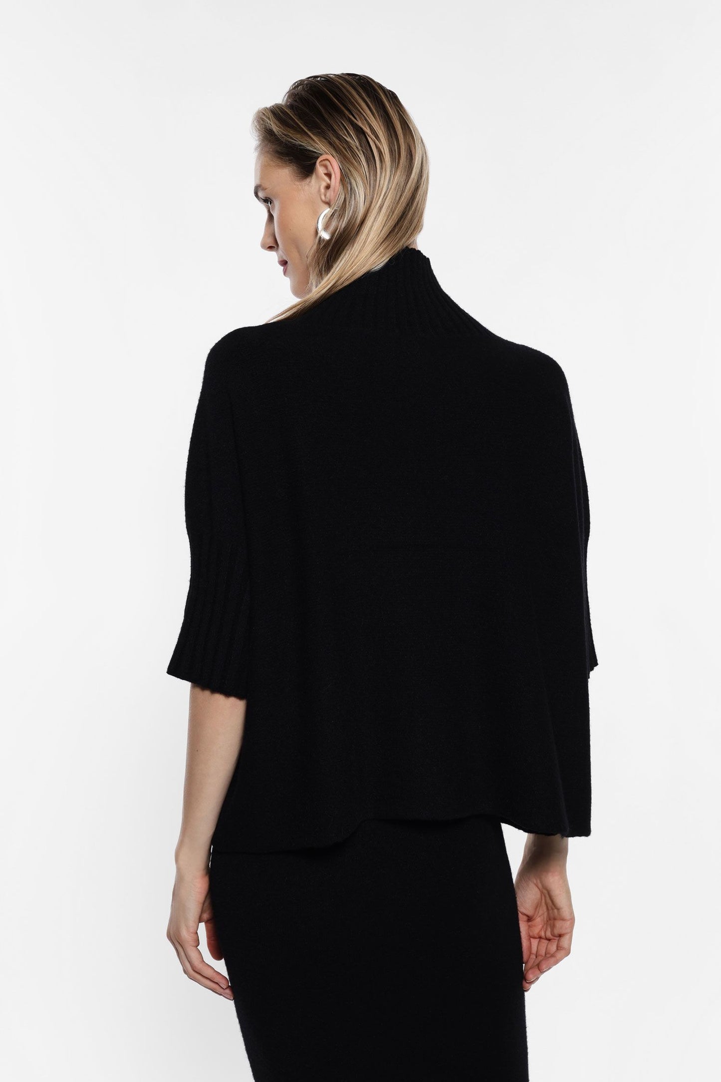 MAGLIA M3025792 NERO IMPERIAL.