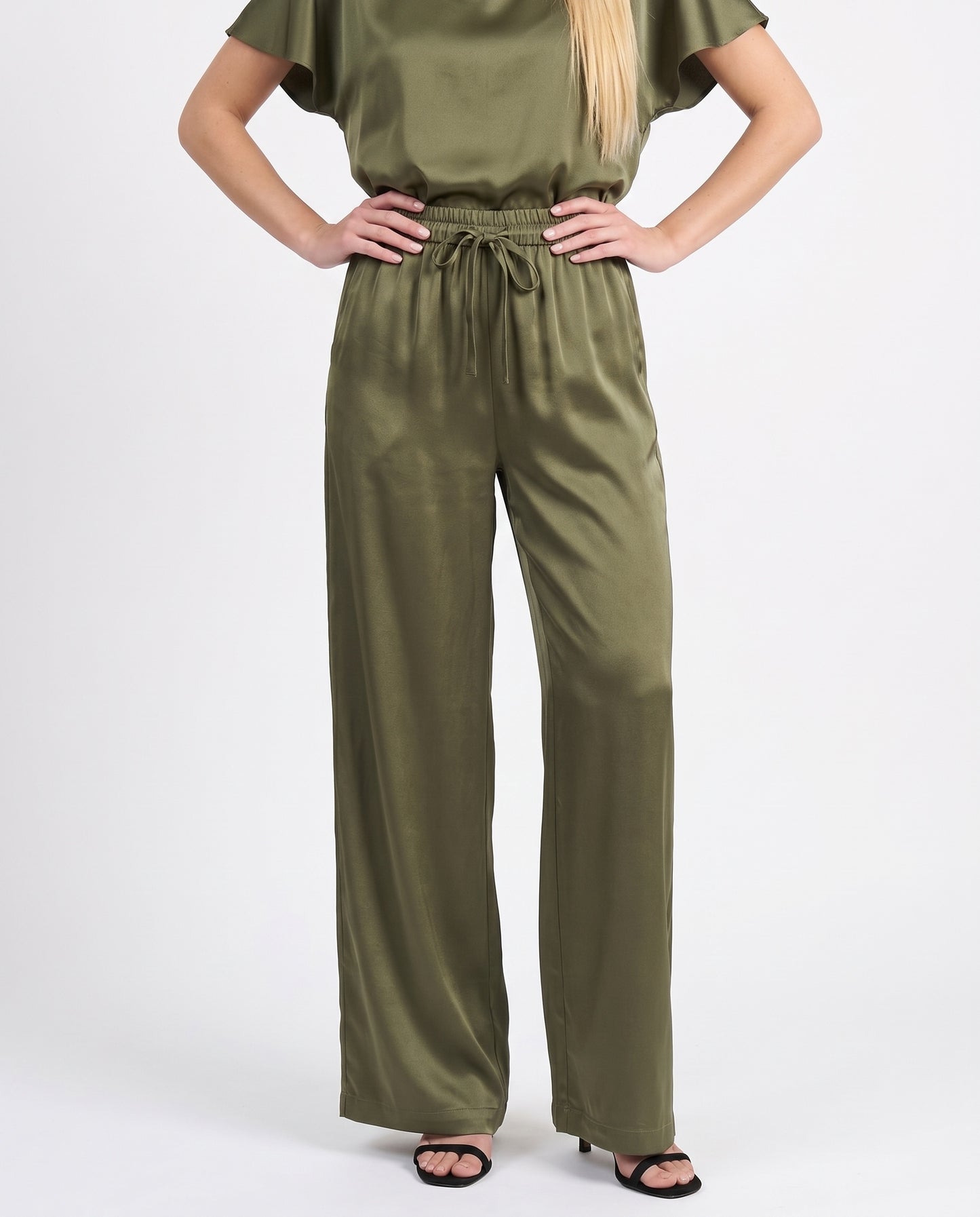 PANTALONE F9109P22R/PE26 VERDE MILITARE MOTEL.