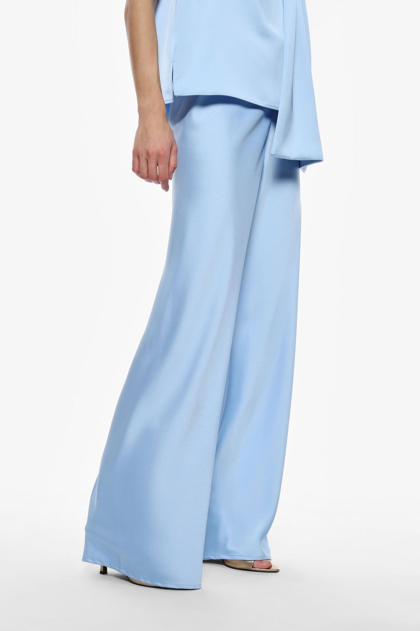 PANTALONI AMPI EFFETTO SATIN A VITA ALTA BLU IMPERIAL.