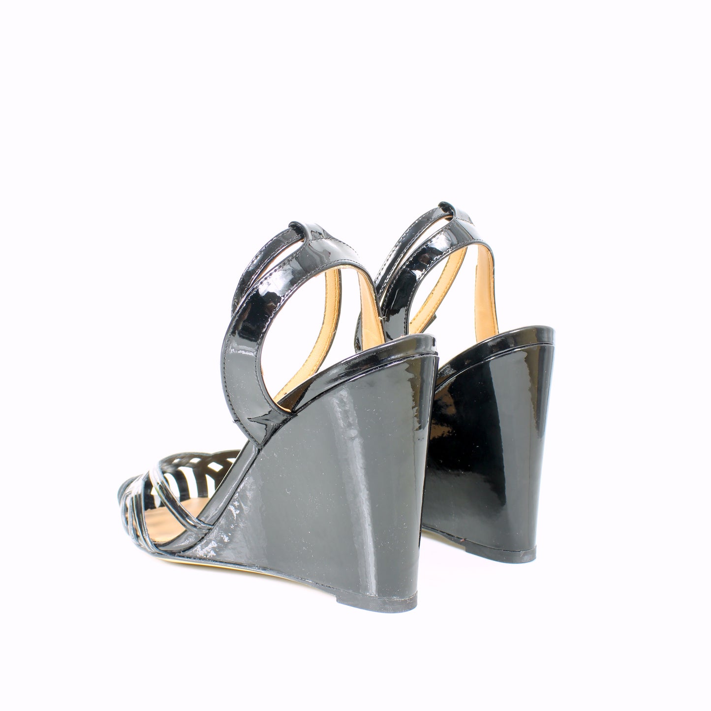 DECOLLETE IN VERNICE CON ZEPPA OVYE