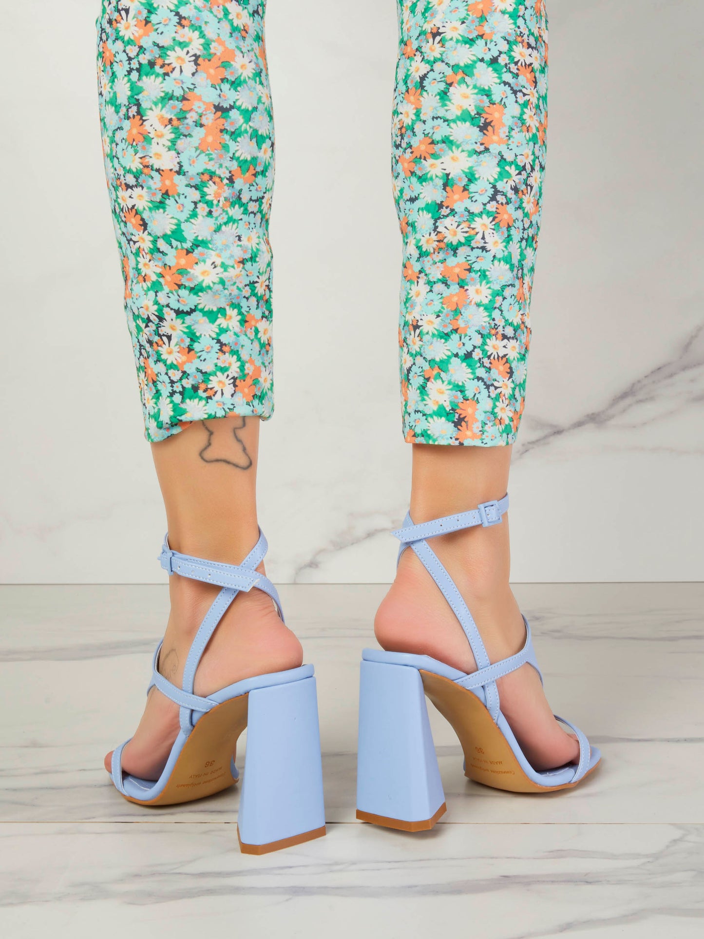 SANDALO CON TACCO OVYE