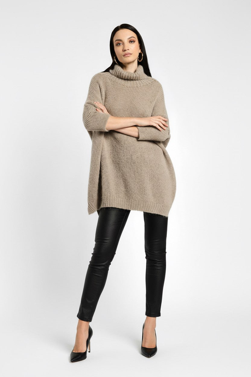 MAGLIA OVERSIZE COLLO ALTO M3025889 TAUPE IMPERIAL.