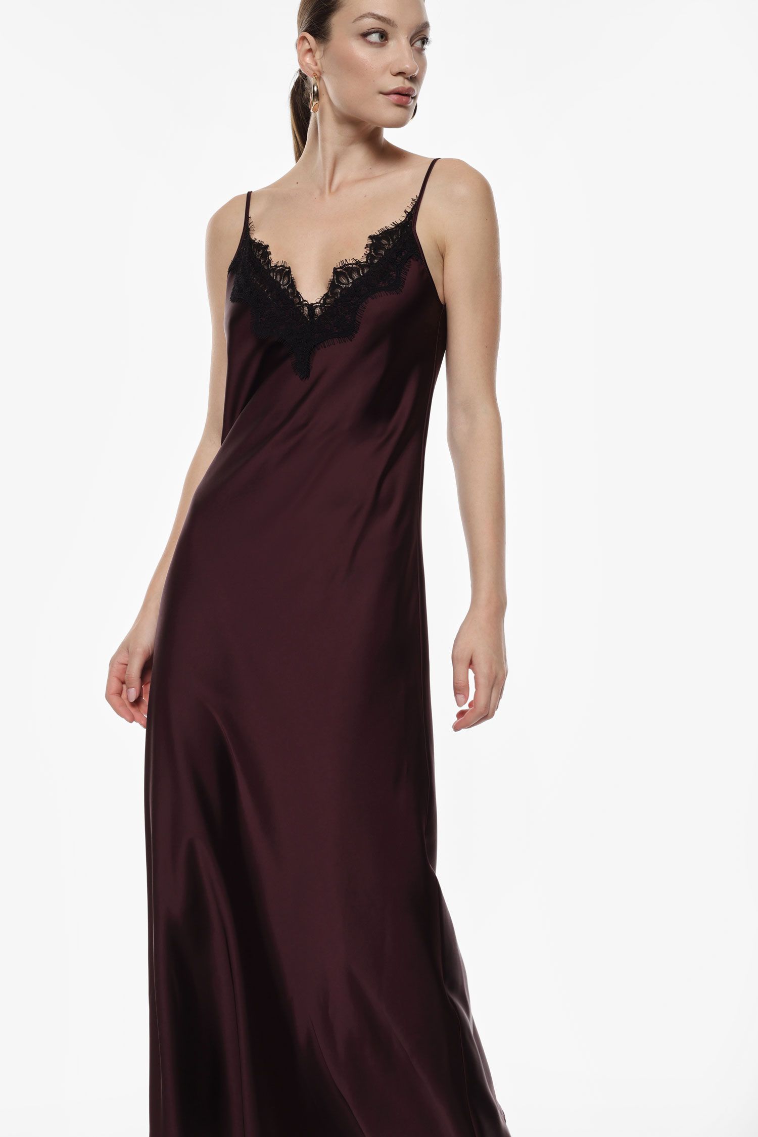 IMPERIAL ABITO IN PIZZO E SATIN