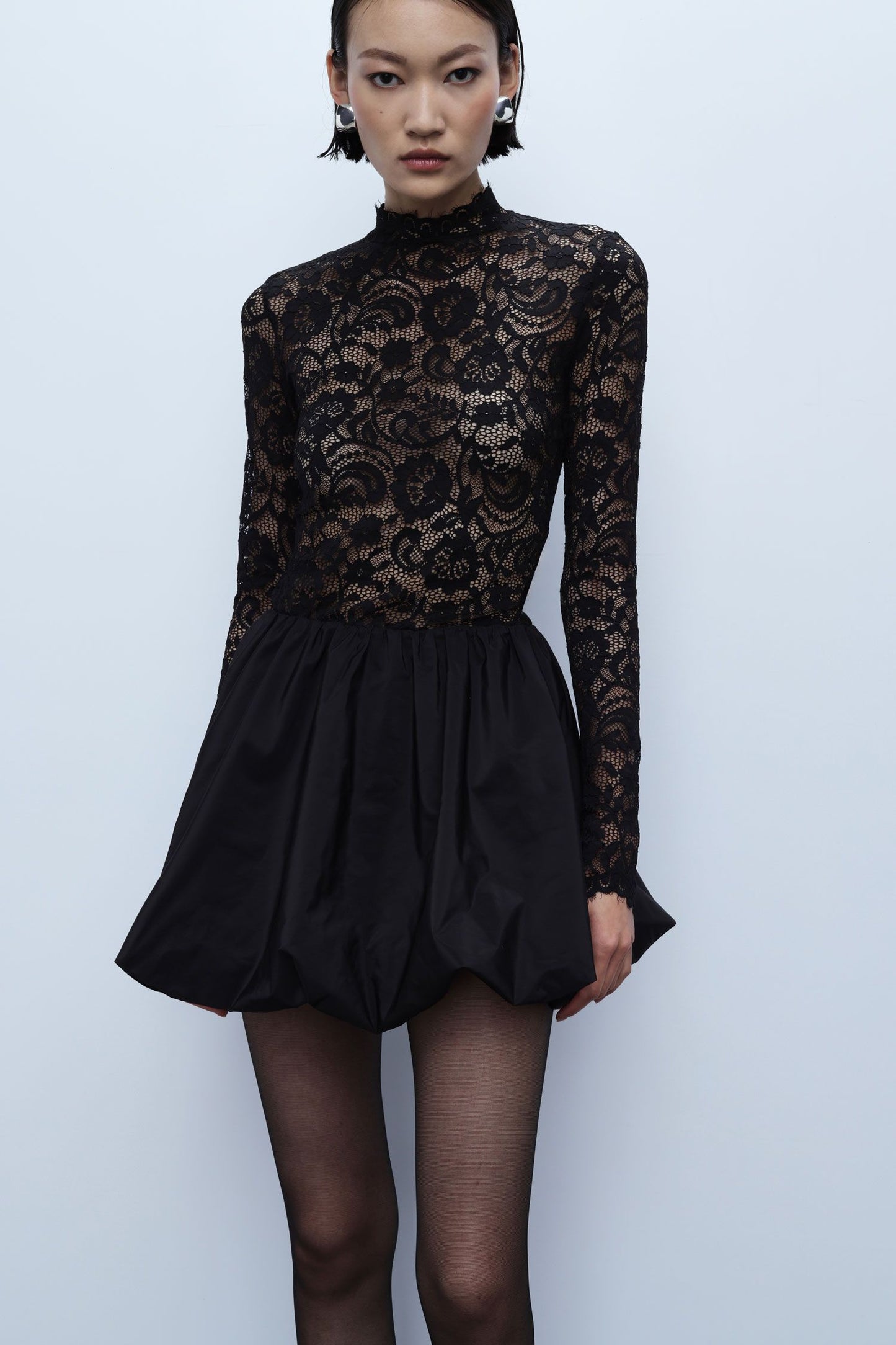 Abito con top in pizzo e gonna a palloncino NERO IMPERIAL.