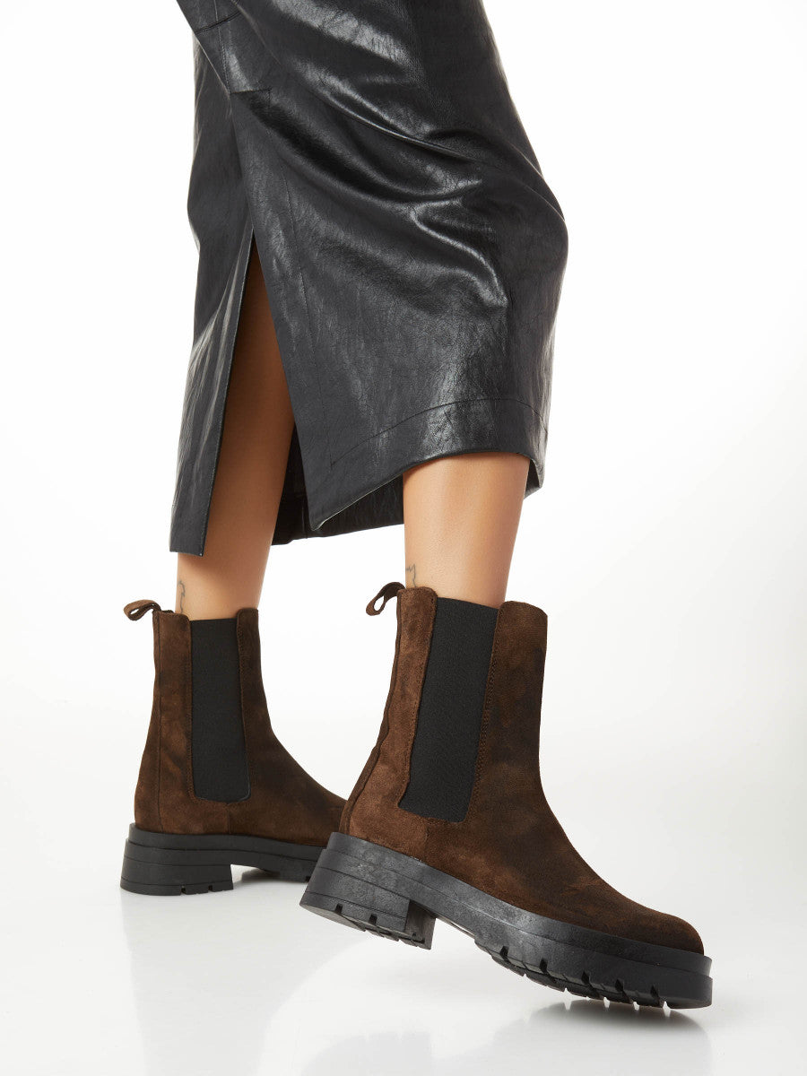 Chelsea Boot In Camoscio OVYE