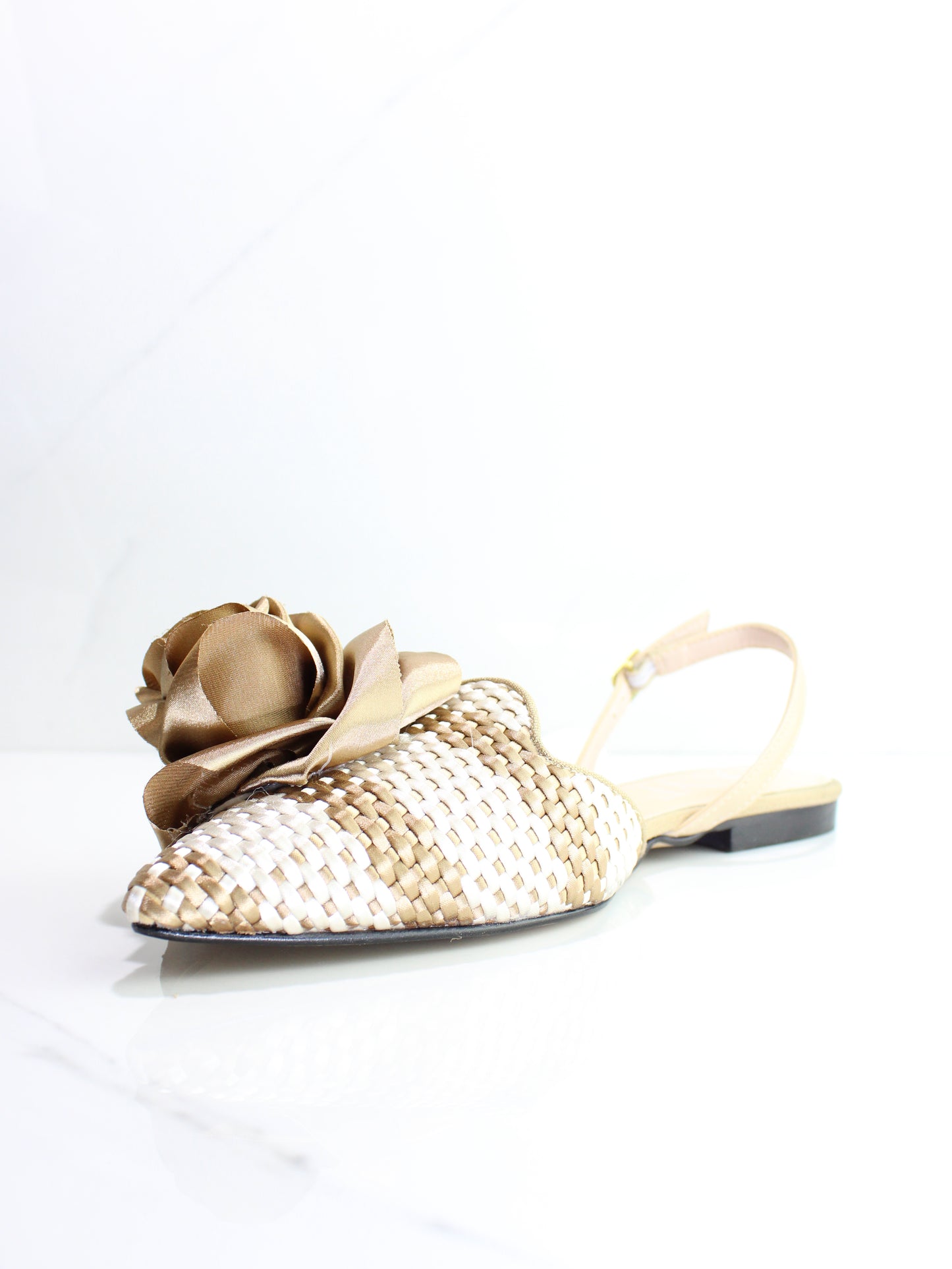 SLINGBACK IN RAFIA CON FIORE OVYE