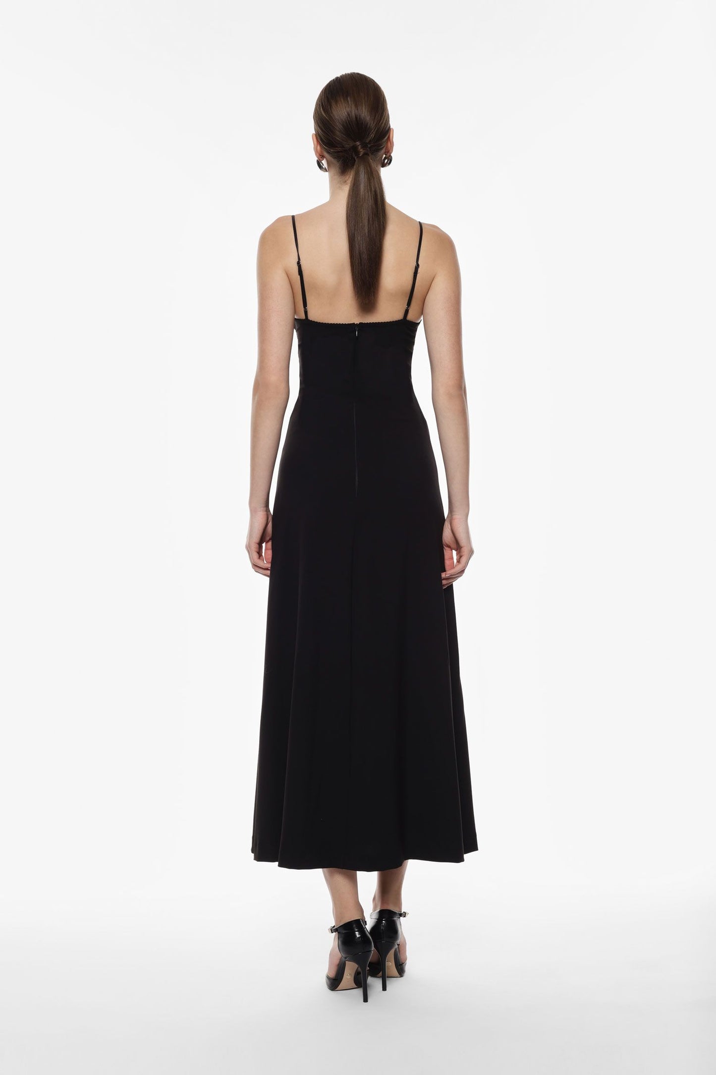 ABITO LUNGO CON CORPINO IN PIZZO E SPALLINE SOTTILI AFRTKFU NERO IMPERIAL.