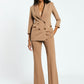 Tailleur giacca doppiopetto monocolour con rever a lancia e pantalone flare IMPERIAL