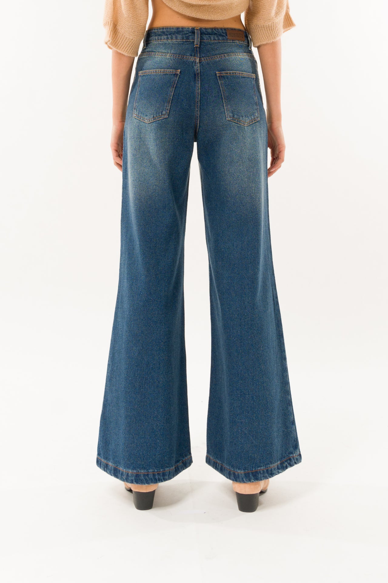 JEANS FLARE VITA ALTA SQUAMA FIT ALICIA KONTATTO.