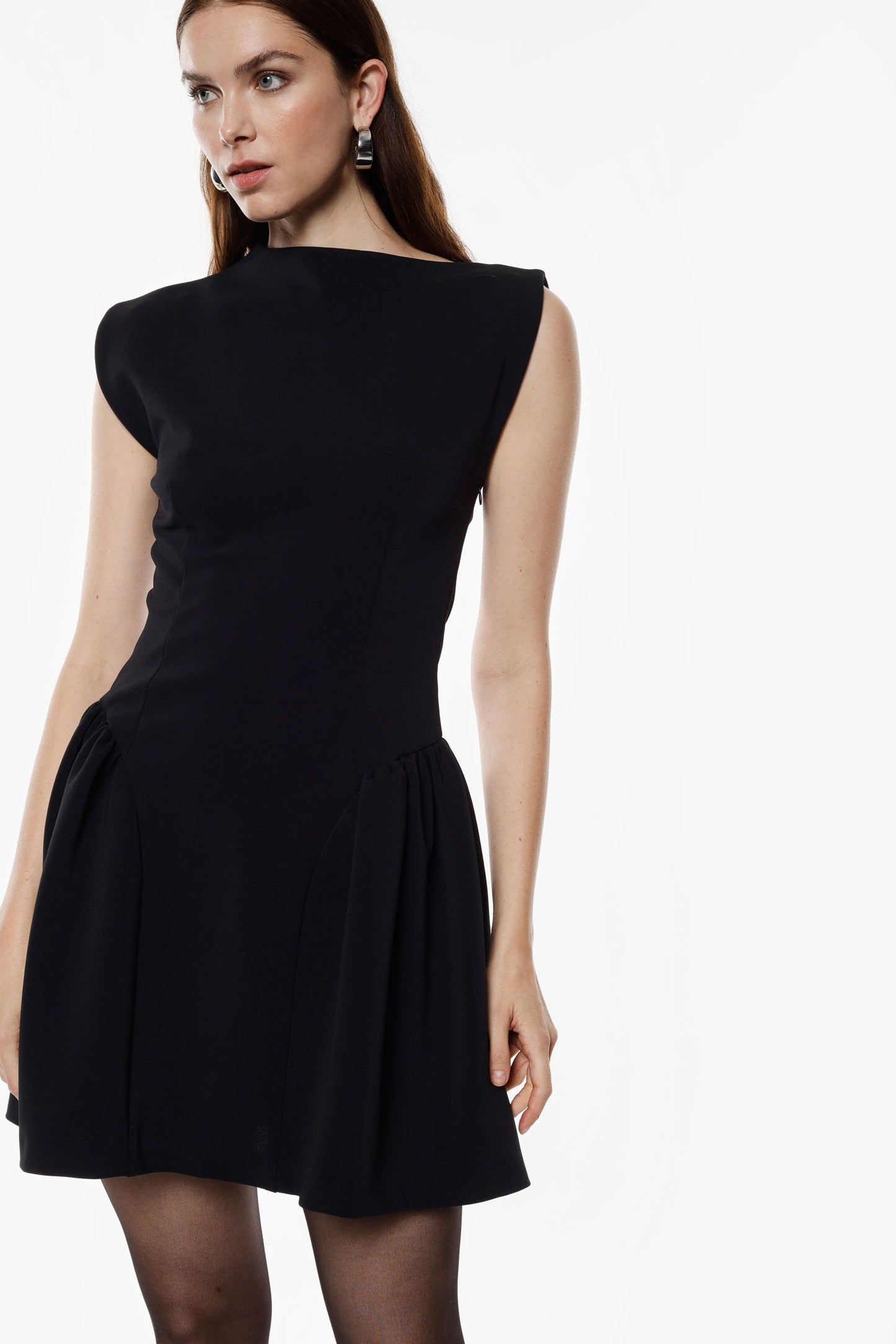 ABITO CORTO SVASATO SENZA MANICHE GIRO BARCA AFUSKND NERO IMPERIAL.