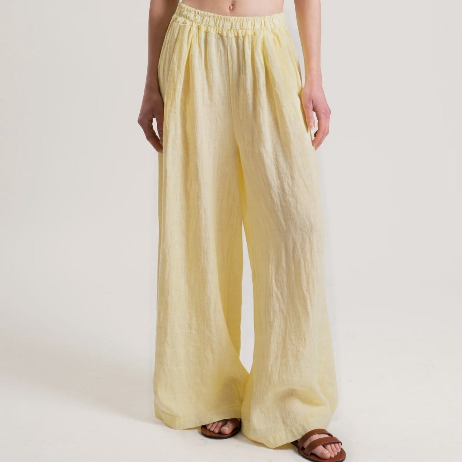 pantalone_in_lino_tensione_in_ss25